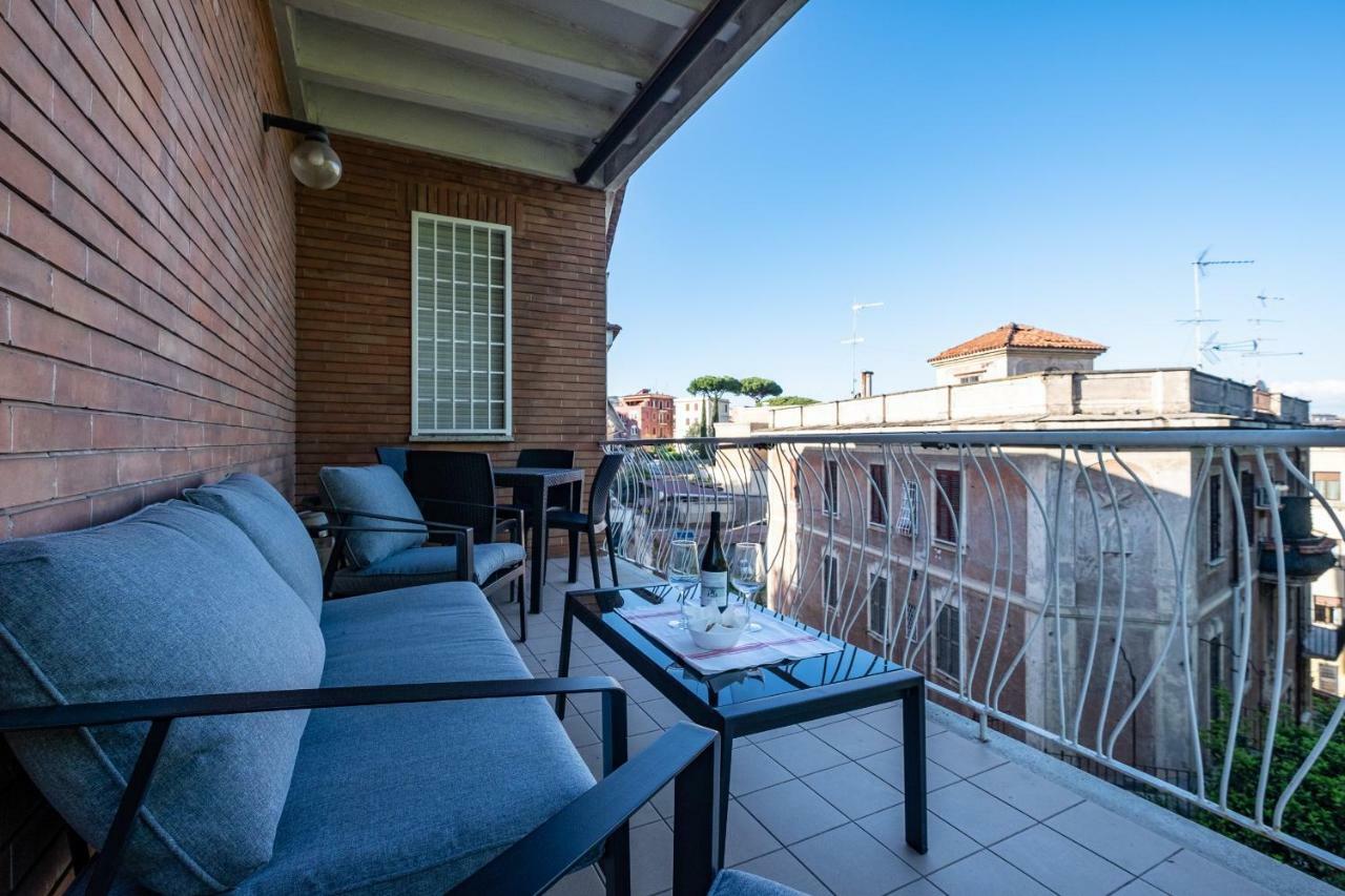 Your Trastevere Balcony Apartment Rom