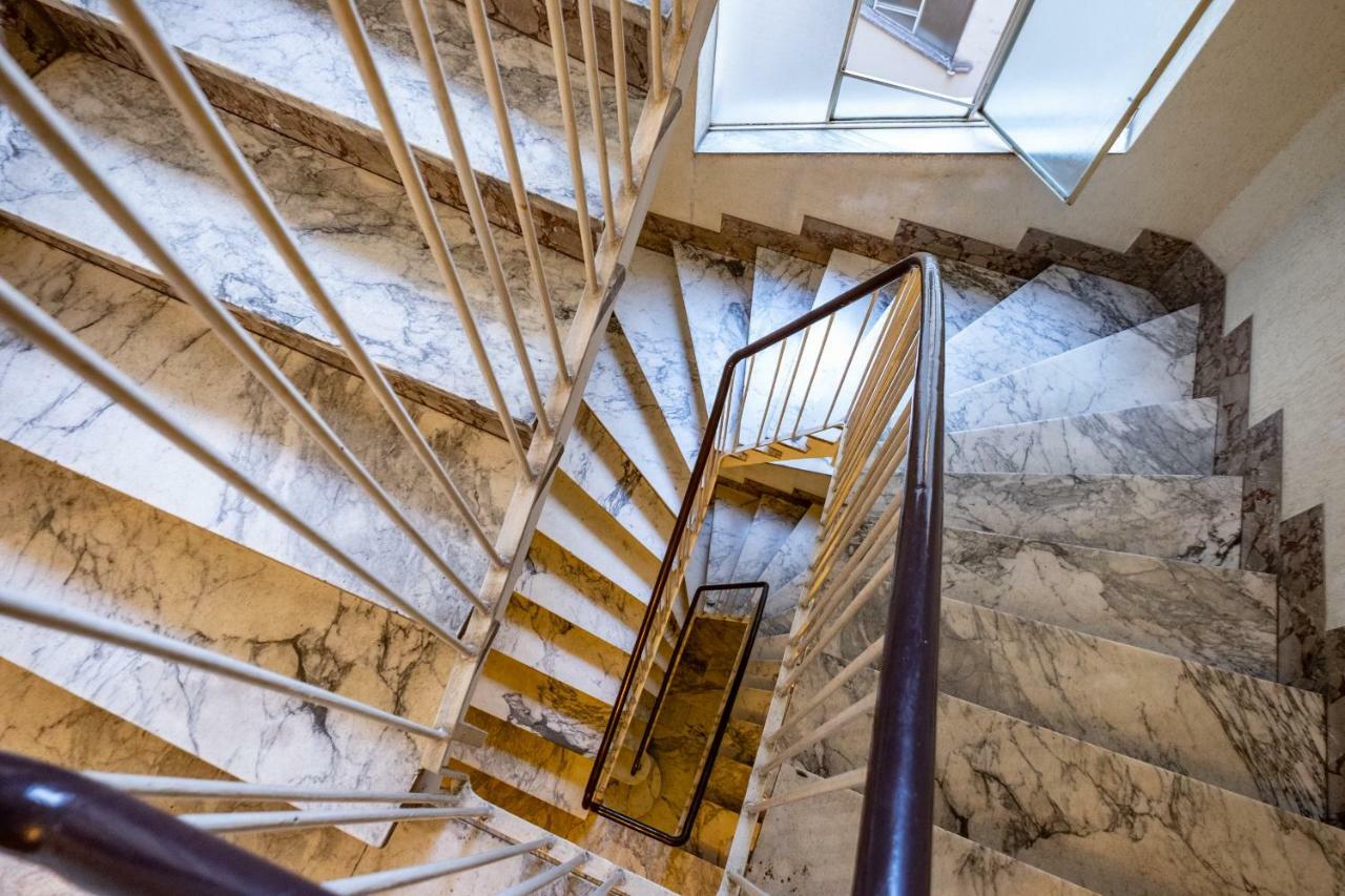 Your Trastevere Balcony Apartment *